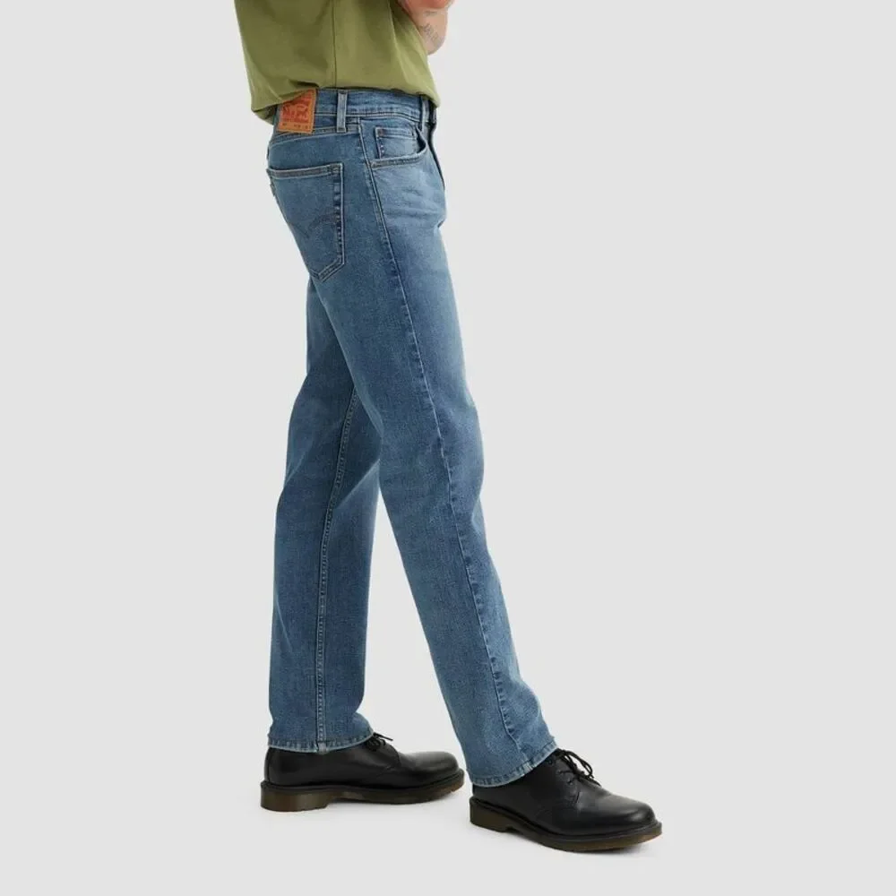 Levi's -  Men's 506 Comfort Fit Straight Jeans - On T On The Shore